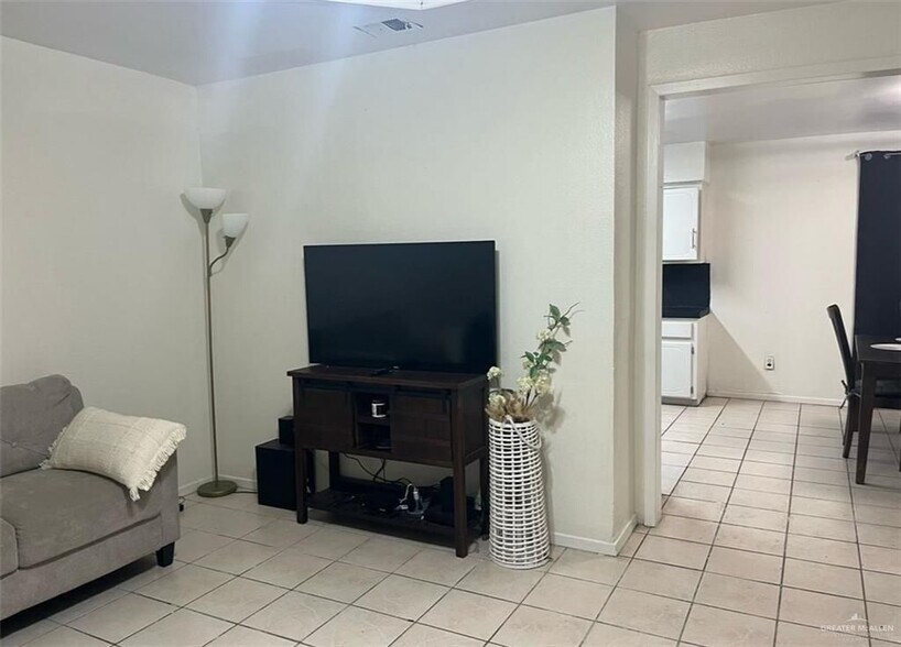 Building Photo - 2903 Loma Linda Cir