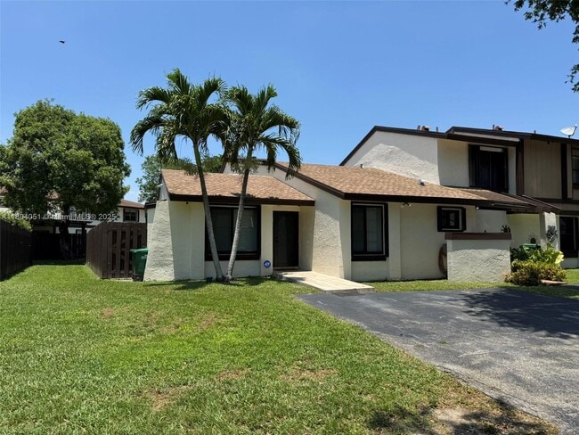 Building Photo - 12721 SW 68th Terrace