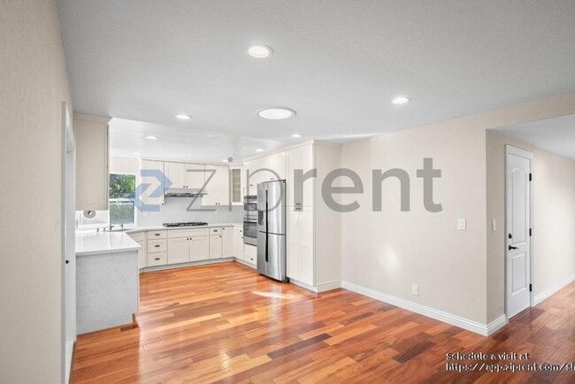 Building Photo - 41098 Bairo Ct