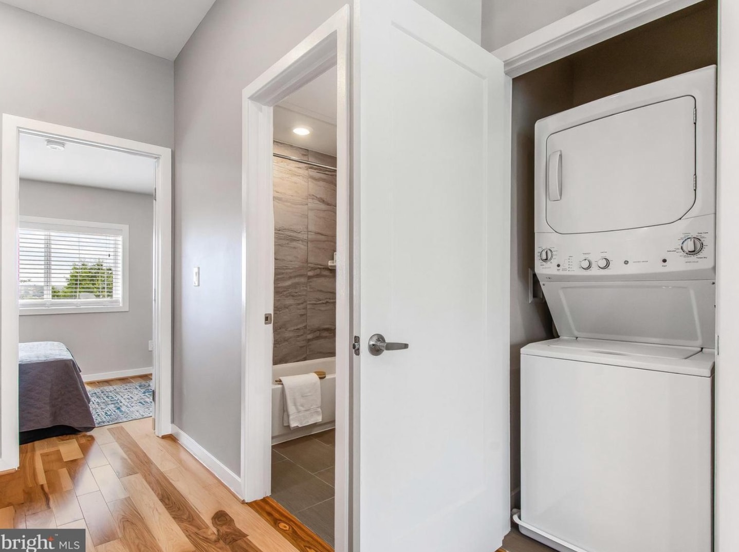 Building Photo - 1247 Penn St NE