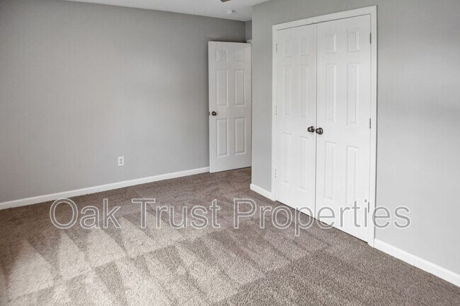 Building Photo - 9605 Crosscut Dr