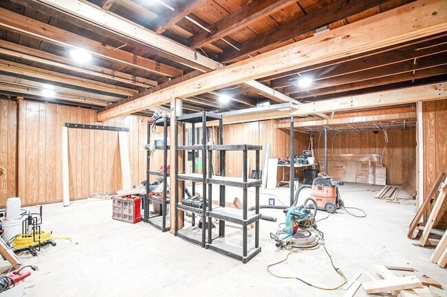 Building Photo - 2403 Westfield St