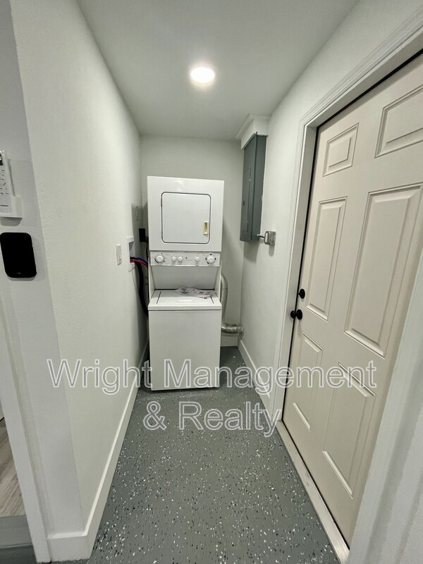 Building Photo - 3314 Trask Dr