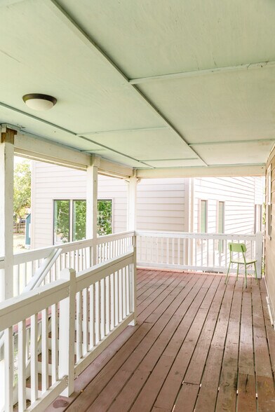 Building Photo - 116 America St