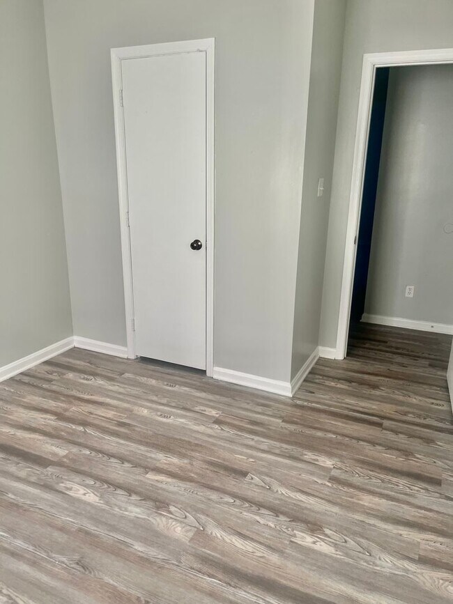 Building Photo - 3 Bedroom Townhouse Fredericksburg/Spotsylvania County