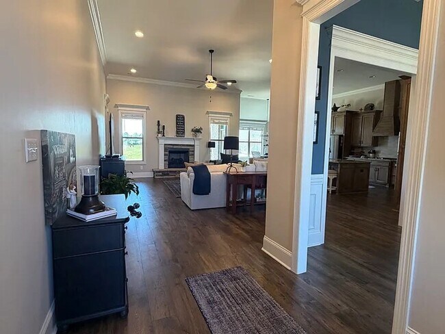 Building Photo - 26316 Woodfield Dr