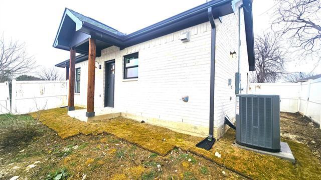 Building Photo - 3817 Yellowstone Pl