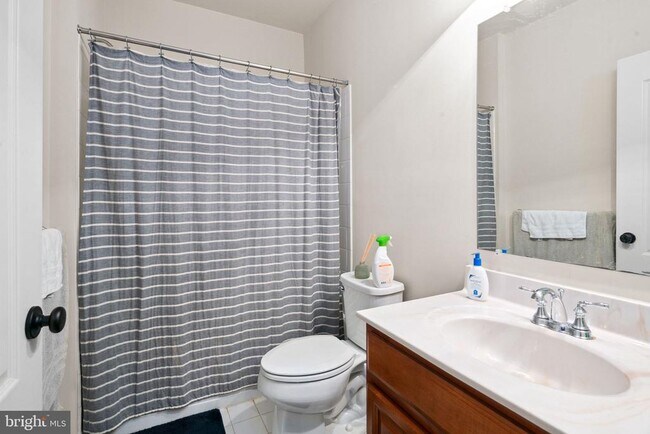 Building Photo - 42888 Southview Manor Dr