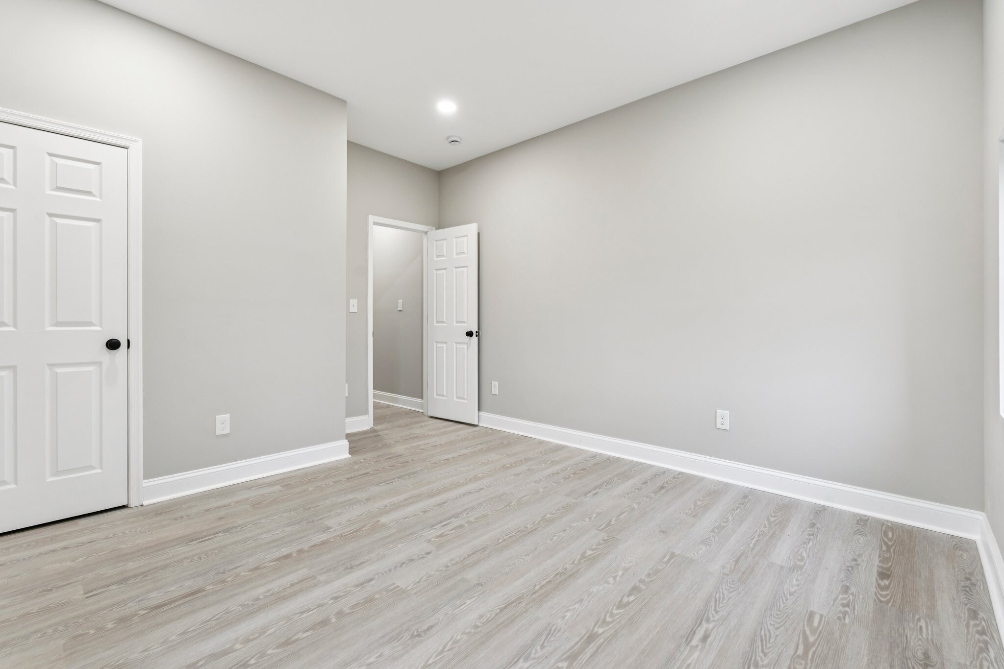 Building Photo - 916 N Arlington Ave