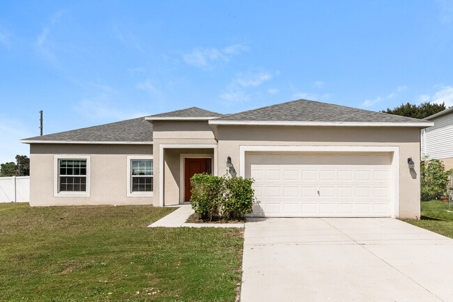 Building Photo - 700 Pincon Ln