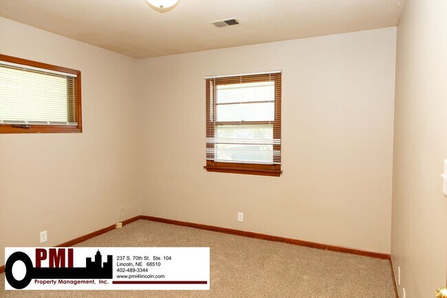 Building Photo - 1730 S 17th St
