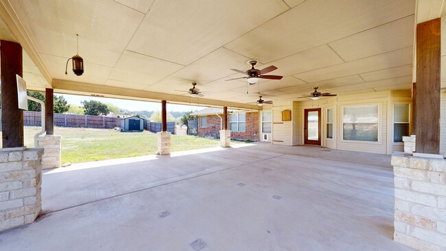 Building Photo - PRICE IMPROVEMENT ONLY $2,195 for OVER 1 A...