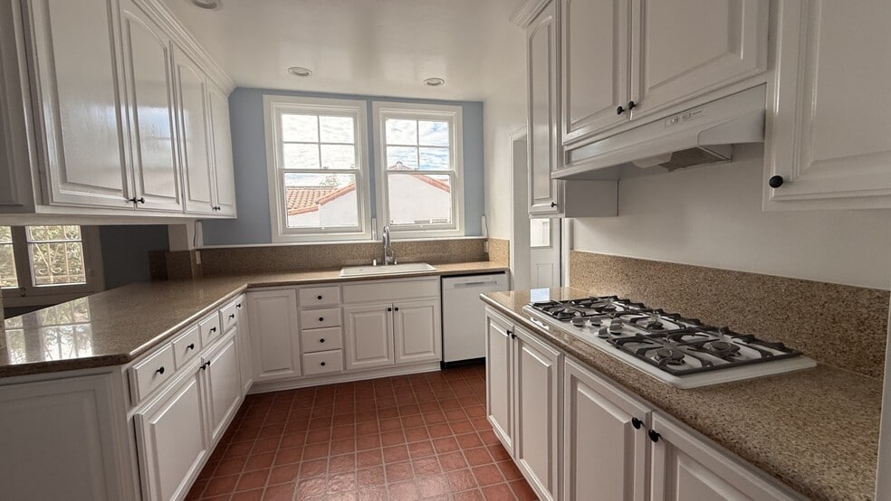 Building Photo - 1611 Idlewood Rd