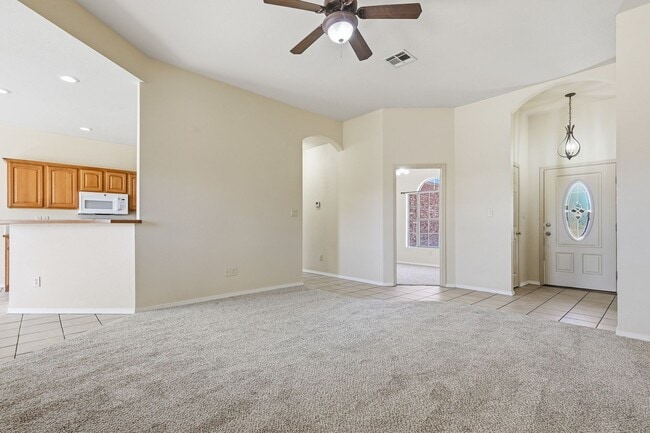 Building Photo - Conveniently Located 4 Bedroom 2 Bath Home