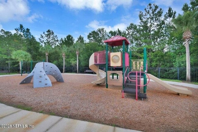 Building Photo - 16057 Bainebridge Dr