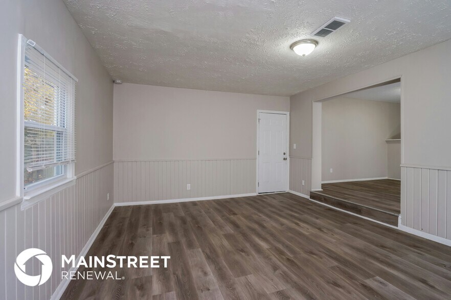 Building Photo - 8903 Willowcreek Dr