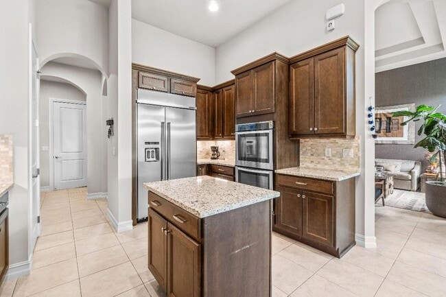 Building Photo - 114 Carmela Ct