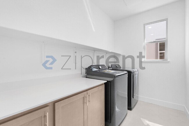 Building Photo - 8069 Gwinn Cir