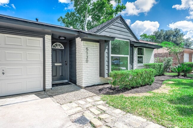 Building Photo - 5730 Alvarado Dr