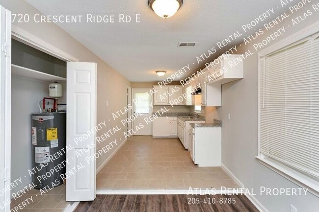 Building Photo - 720 Cres Rdg E Rd
