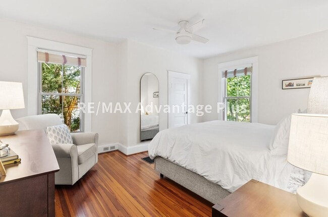 Building Photo - Spacious home located in The Avenues