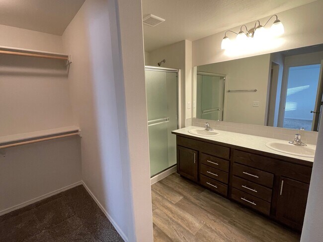 Master Bedroom - 4245 Cove West Dr