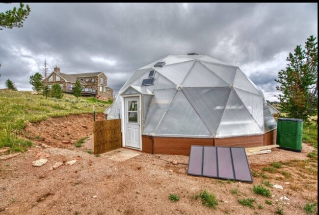 Building Photo - Rockaway Ranch Carriage House