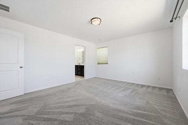 Building Photo - $2,840.95- 3-bed, 2.5 bath home in Aurora