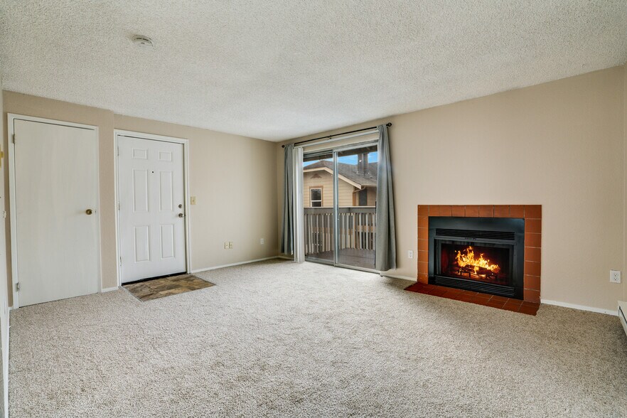 Building Photo - 2412 S I St