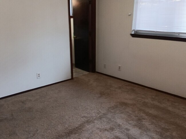 Building Photo - 2313 Raymac Rd SW