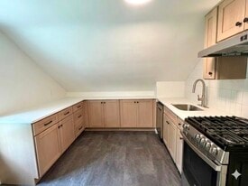 Building Photo - 522 Stafford Ave