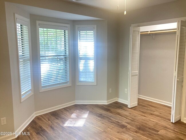 Building Photo - 8 Sand Dollar Dr