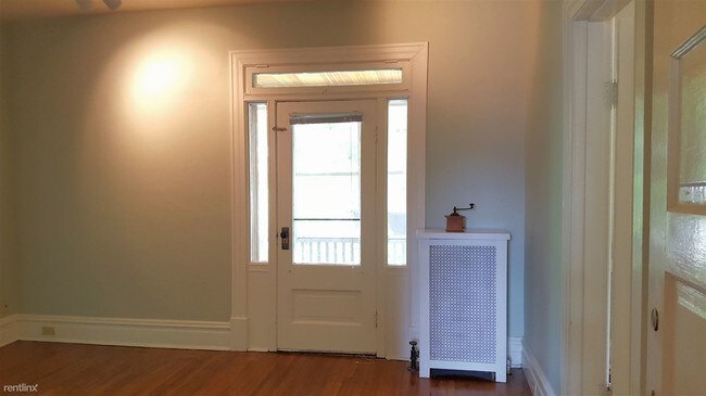 Building Photo - 2 br, 1 bath 4plex - 5106 Westminster Pl A...