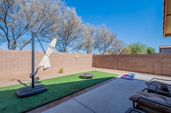 Building Photo - Stunning 4-Bedroom, 1.75-Bath Home Near South Mountain Section 8 Welcome