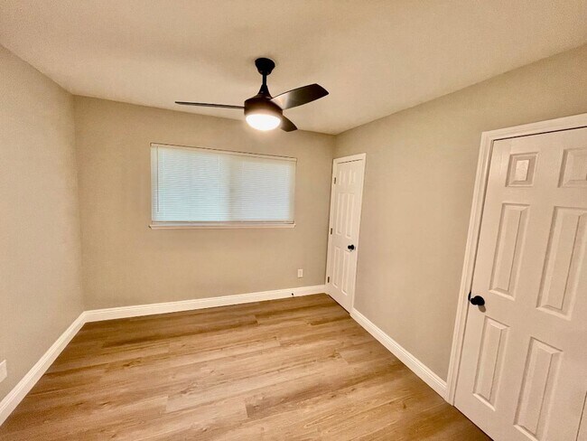 Building Photo - 1243 Able Cir