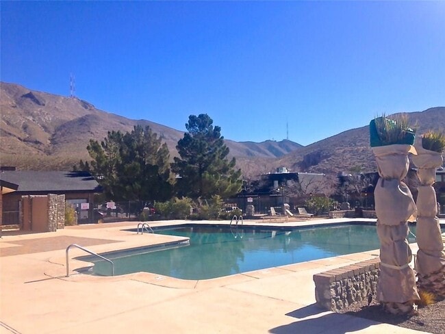 Building Photo - 4800 N Stanton St