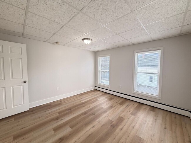 Building Photo - 659 Chestnut St