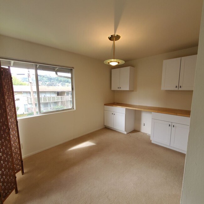 Building Photo - Pinole Crest 2 bedroom/2 bath Condo ~Light...