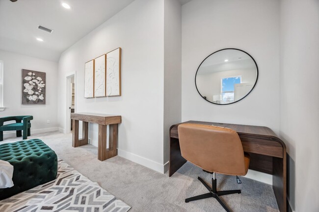 Building Photo - 303 Charlock St