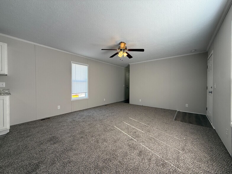 Building Photo - 16137 Normandy St