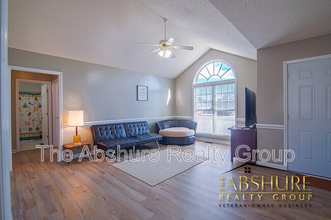 Building Photo - 7604 Lilly Pond Ln