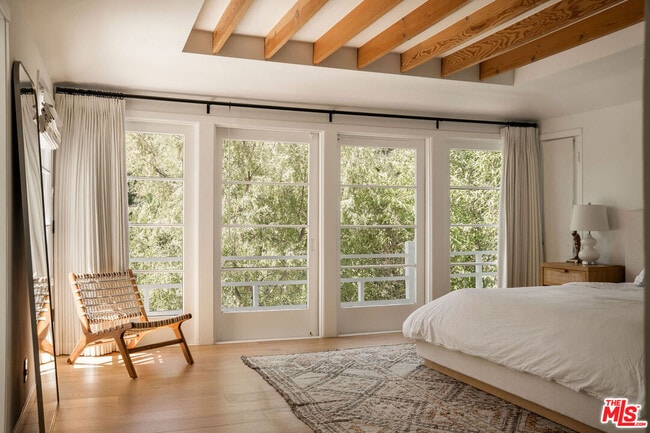 Building Photo - 2410 Nichols Canyon Rd