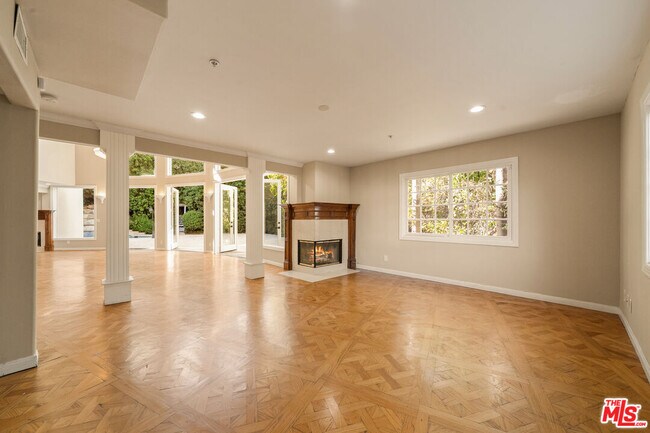 Building Photo - 1109 Pine Dr
