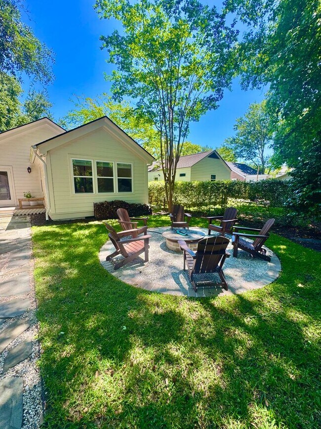 Building Photo - Charming Home in Great Location- West Ashley