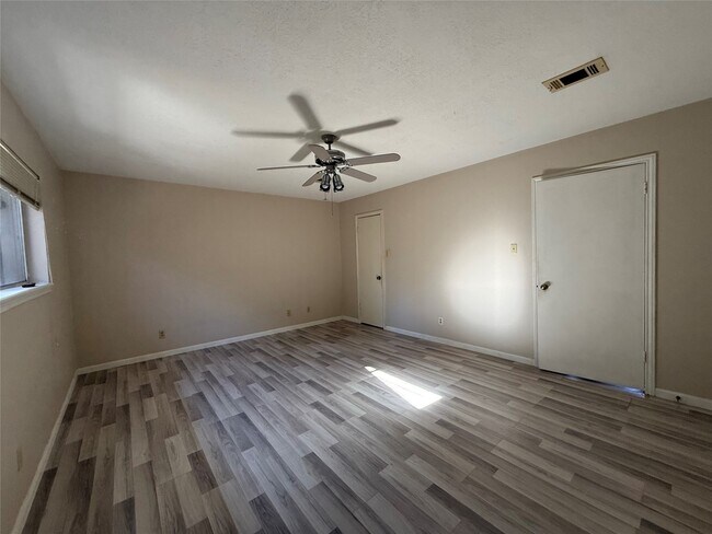 Building Photo - 5506 Forest Timbers Dr