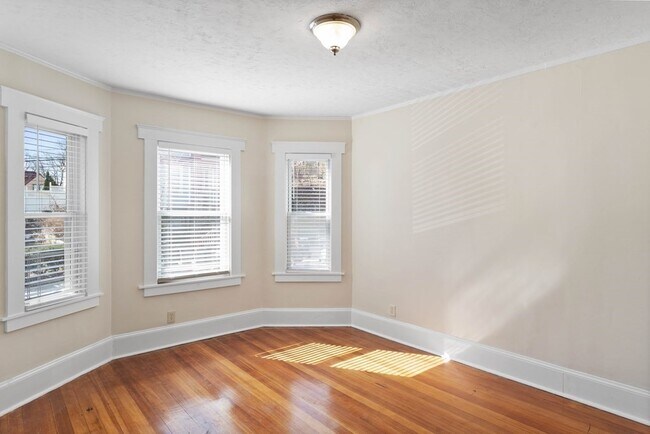 Building Photo - 52 Alpheus Rd