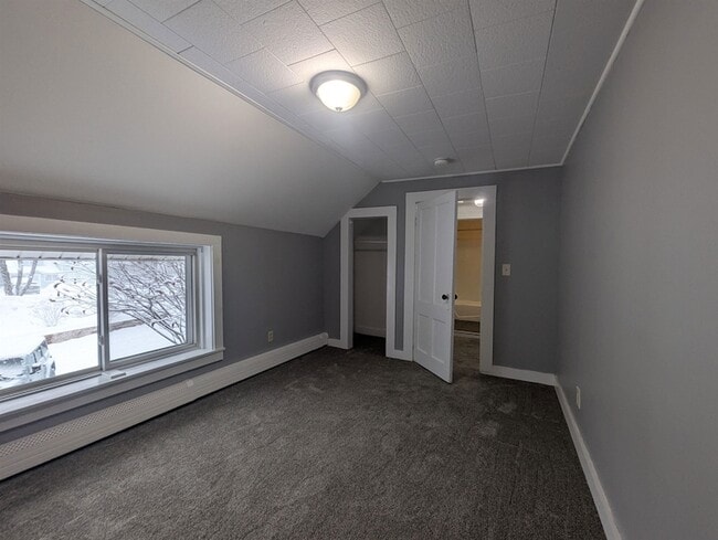 Building Photo - 31 Chestnut St