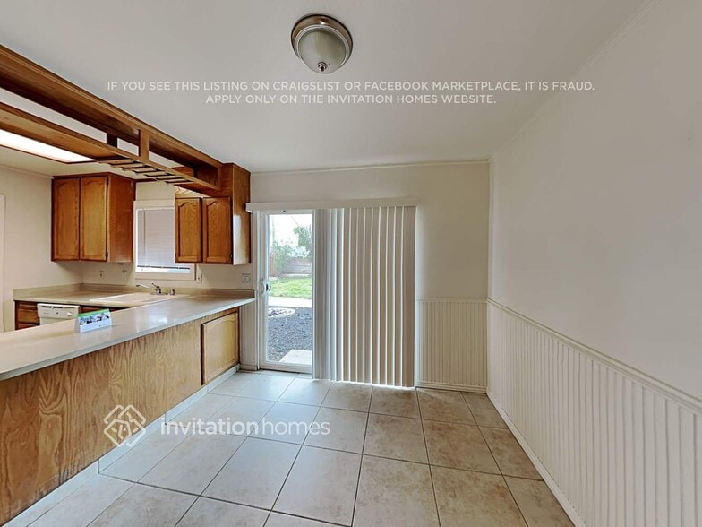Building Photo - 10813 Oakton Way