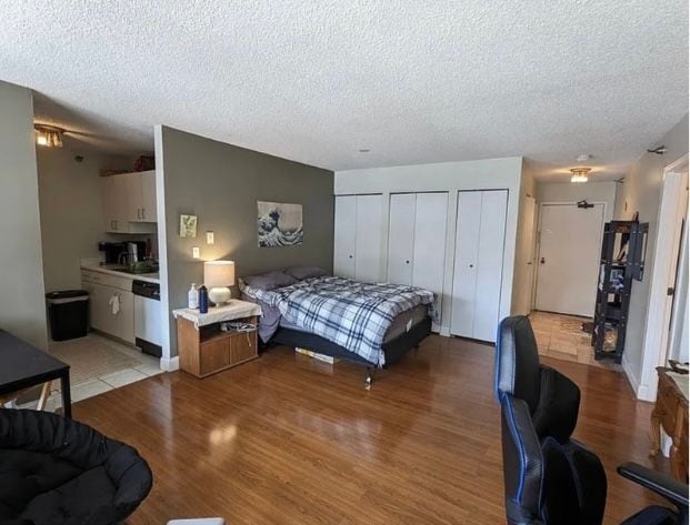 Building Photo - 33 W Delaware Pl