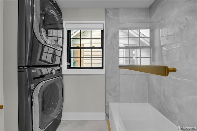 Building Photo - 2623 Fairview St